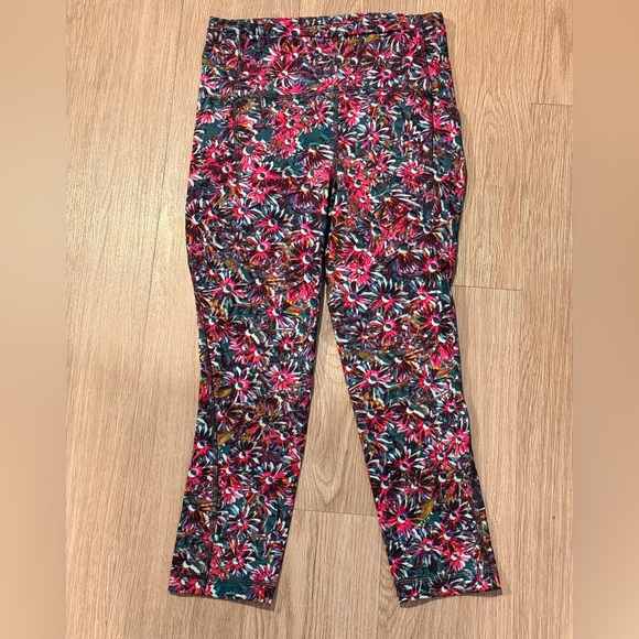 Lululemon Swift Speed High Rise Crop 21” EUC Size 4 - Picture 7 of 11